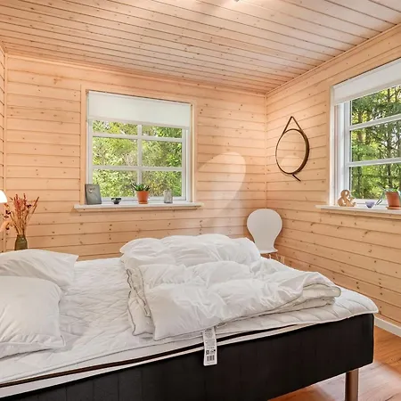 Iorund - 9km From The Sea By Interhome Feriehus